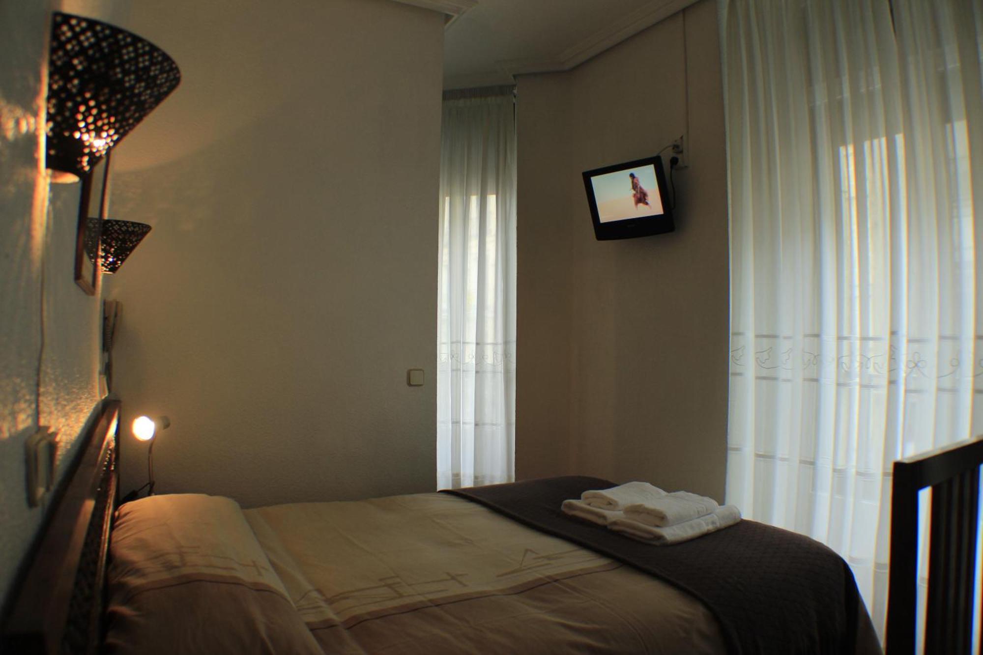 Hostal Esmeralda — Photos 1